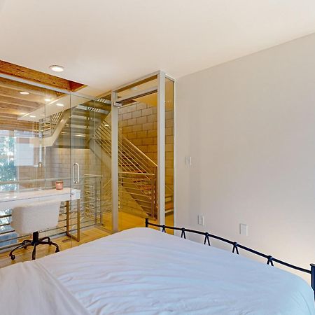Modern Loft-Style Townhouse In Los Ángeles Exterior foto